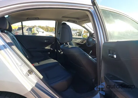 2017 Honda Accord Hybrid Ex-L z USA, uszkodzony, nr VIN JHMCR6F55HC004076